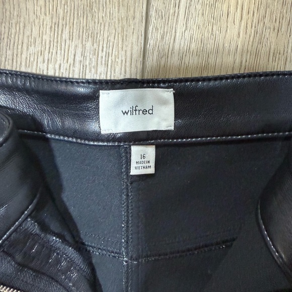 Wilfred Sleek Black Leather pants - Picture 1 of 2